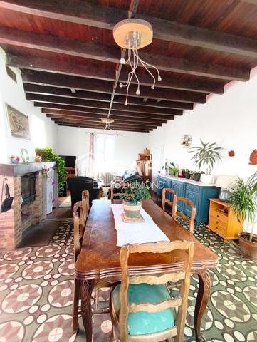 Ancienne maison bourgeoise de 1924 d'une surface habitable de 175 m2 sur terrain clos et arboré de 893 m2