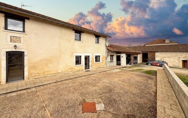 Maison à vendre    5 pièces • 157 m2 Trélissac