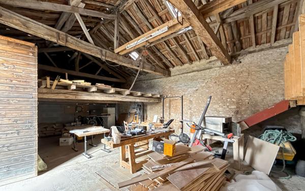 Maison à vendre    5 pièces • 157 m2 Trélissac