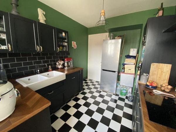 Appartement à vendre |  Barbezieux-Saint-Hilaire |  5 pièces | 104 m²