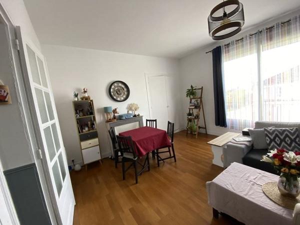 Appartement à vendre |  Barbezieux-Saint-Hilaire |  5 pièces | 104 m²