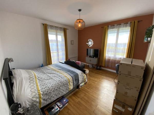 Appartement à vendre |  Barbezieux-Saint-Hilaire |  5 pièces | 104 m²