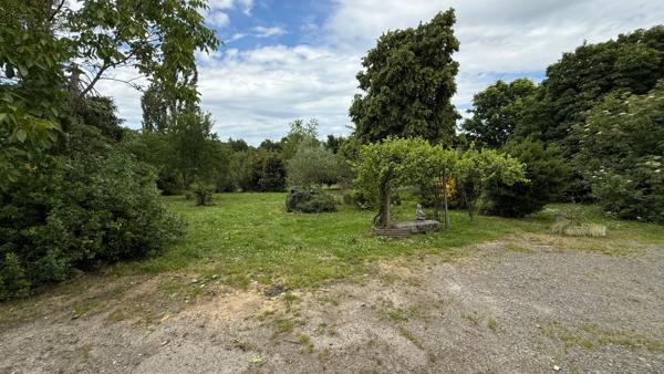 Corps de ferme avec studio rénové et dépendances entre Tarbes et  Rabastens de Bigorre