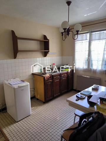 Maison de plain-pied au coeur du centre ville de Cordemais avec grand terrain et combles aménageables.