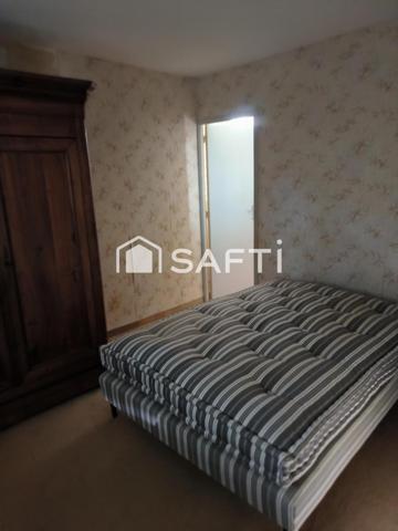 Maison de plain-pied au coeur du centre ville de Cordemais avec grand terrain et combles aménageables.