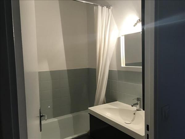 Appartement à louer 610 € CC BREST 2 p 45 m² DPE E