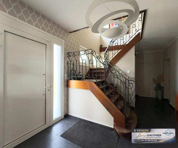 Superbe villa individuelle 208 m² – 7 pièces - Sous-sol complet – Terrain 1400 m² – La Chapelle-d’Armentières