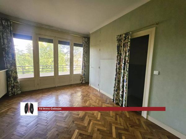 Bordeaux Caudéran – Grand appartement avec garage, cave et double balcon