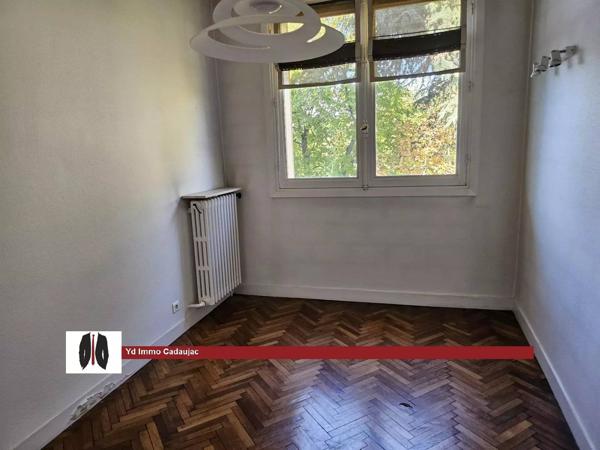 Bordeaux Caudéran – Grand appartement avec garage, cave et double balcon
