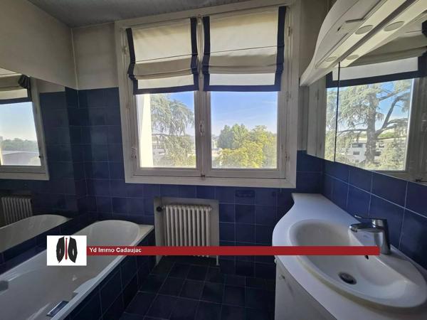 Bordeaux Caudéran – Grand appartement avec garage, cave et double balcon