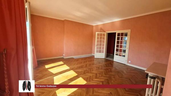 Bordeaux Caudéran – Grand appartement avec garage, cave et double balcon