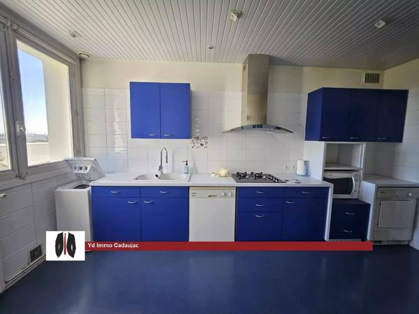 Bordeaux Caudéran – Grand appartement avec garage, cave et double balcon