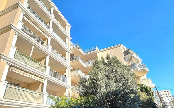 Appartement à vendre    2 pièces • 31 m2 Toulon