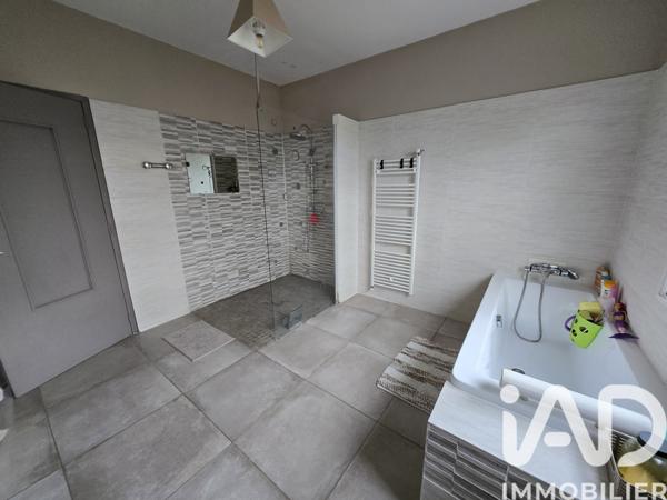 Maison à vendre 6 pièces 159 m² Saint-Privat-des-Vieux