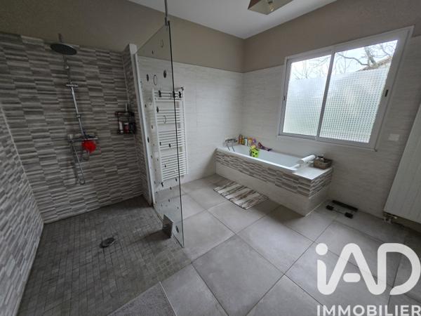 Maison à vendre 6 pièces 159 m² Saint-Privat-des-Vieux