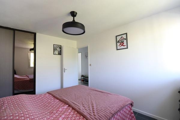 GRENOBLE QUARTIER EUROPOLE T4 AVEC BALCON, CAVE ET PARKING