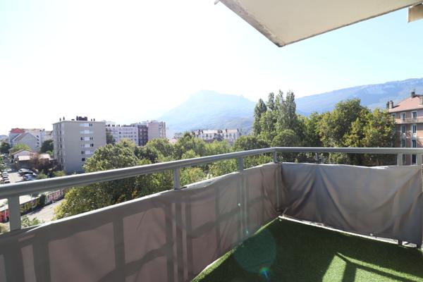 GRENOBLE QUARTIER EUROPOLE T4 AVEC BALCON, CAVE ET PARKING