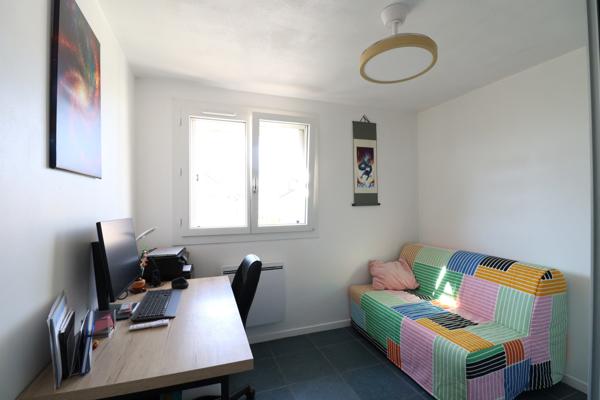 GRENOBLE QUARTIER EUROPOLE T4 AVEC BALCON, CAVE ET PARKING