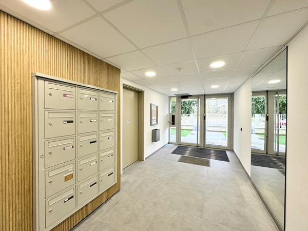 A louer : T2 NEUF avec sa terrasse de 15m², 2 parkings privés + cave