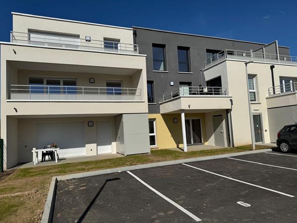 A louer : T2 NEUF avec sa terrasse de 15m², 2 parkings privés + cave