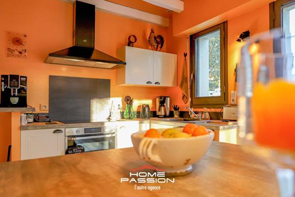 SAINT-PALAIS-SUR-MER - SPACIEUSE VILLA FAMILIALE AVEC PISCINE SUR PARC PAYSAGER A 600M DE LA PLAGE DE NAUZAN