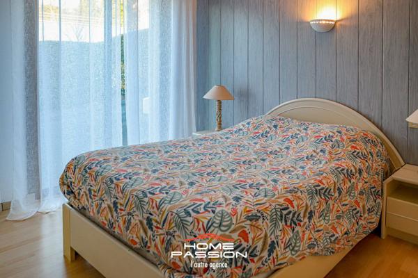 SAINT-PALAIS-SUR-MER - SPACIEUSE VILLA FAMILIALE AVEC PISCINE SUR PARC PAYSAGER A 600M DE LA PLAGE DE NAUZAN