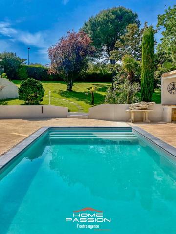 SAINT-PALAIS-SUR-MER - SPACIEUSE VILLA FAMILIALE AVEC PISCINE SUR PARC PAYSAGER A 600M DE LA PLAGE DE NAUZAN