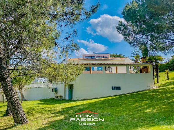 SAINT-PALAIS-SUR-MER - SPACIEUSE VILLA FAMILIALE AVEC PISCINE SUR PARC PAYSAGER A 600M DE LA PLAGE DE NAUZAN