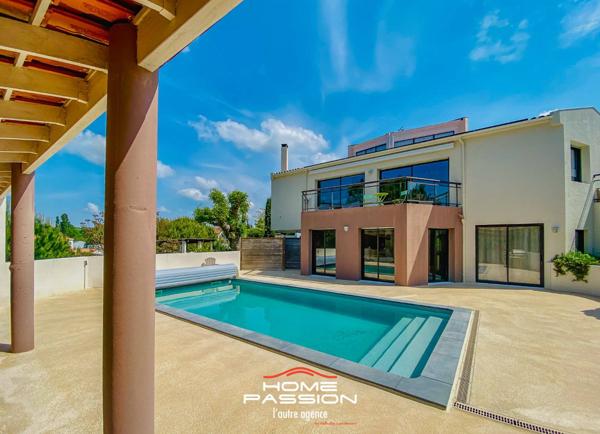 SAINT-PALAIS-SUR-MER - SPACIEUSE VILLA FAMILIALE AVEC PISCINE SUR PARC PAYSAGER A 600M DE LA PLAGE DE NAUZAN