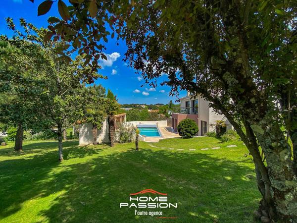 SAINT-PALAIS-SUR-MER - SPACIEUSE VILLA FAMILIALE AVEC PISCINE SUR PARC PAYSAGER A 600M DE LA PLAGE DE NAUZAN