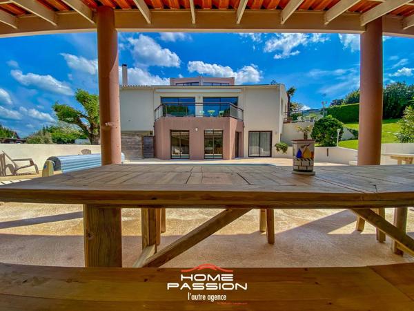 SAINT-PALAIS-SUR-MER - SPACIEUSE VILLA FAMILIALE AVEC PISCINE SUR PARC PAYSAGER A 600M DE LA PLAGE DE NAUZAN