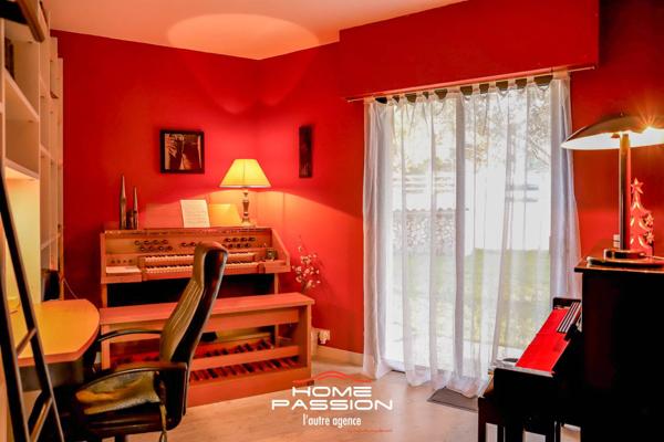 SAINT-PALAIS-SUR-MER - SPACIEUSE VILLA FAMILIALE AVEC PISCINE SUR PARC PAYSAGER A 600M DE LA PLAGE DE NAUZAN