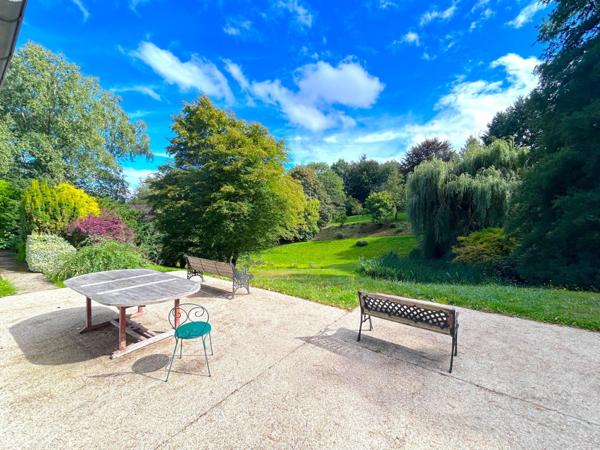 PROPRIÉTÉ 203 M2 AVEC ANNEXES, PARC ARBORÉ,RUISSEAU