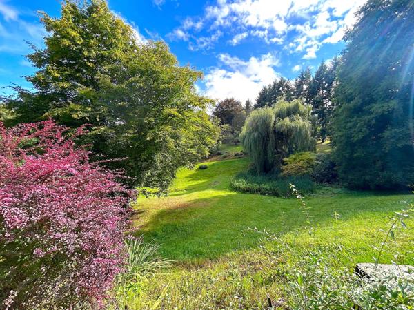 PROPRIÉTÉ 203 M2 AVEC ANNEXES, PARC ARBORÉ,RUISSEAU