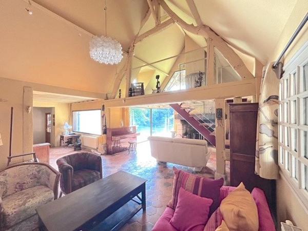 PROPRIÉTÉ 203 M2 AVEC ANNEXES, PARC ARBORÉ,RUISSEAU