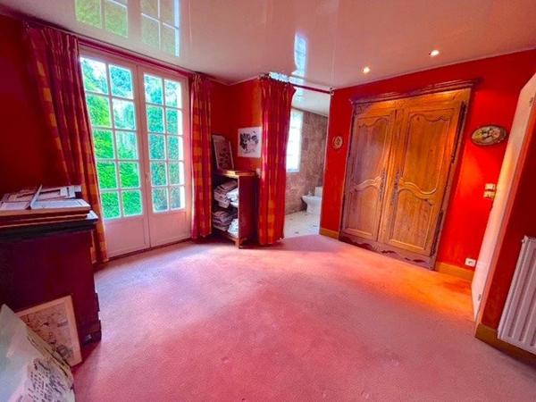 PROPRIÉTÉ 203 M2 AVEC ANNEXES, PARC ARBORÉ,RUISSEAU