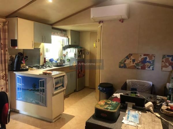 Vente                                                      Terrain
                        
                                         200 m2                     à Oraison