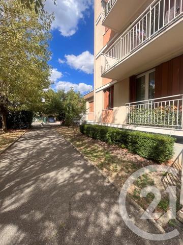 Appartement à vendre  2 pièces - 64,72 m 2   VILLEURBANNE  - 69
