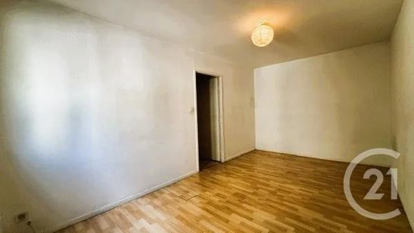 Appartement à vendre  2 pièces - 64,72 m 2   VILLEURBANNE  - 69