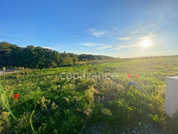 À VENDRE - LOPERHET (29470) - TERRAIN CONSTRUCTIBLE - 535 M² - LIBRE CONSTRUCTEUR