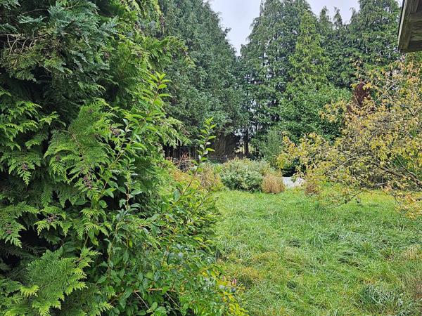 Beau terrain à bâtir de 21 ares