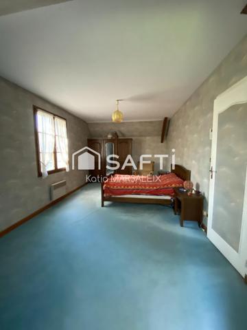 Maison 5 chambres sur 4 650m² terrain avec hangar