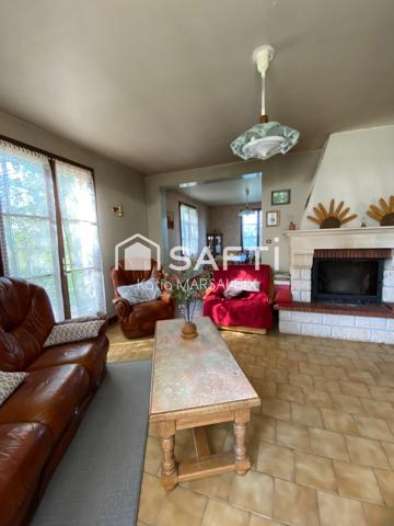 Maison 5 chambres sur 4 650m² terrain avec hangar