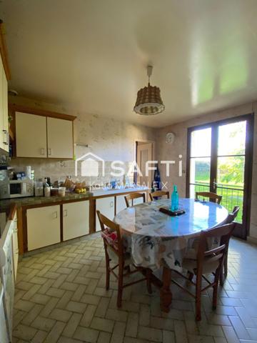 Maison 5 chambres sur 4 650m² terrain avec hangar