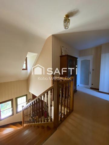 Maison 5 chambres sur 4 650m² terrain avec hangar