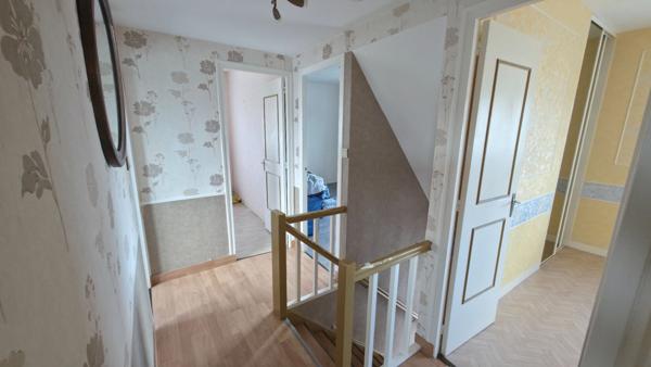 Maison de bourg , 5 pièces, 4 chambres garage et terrain à vendre à DONGES