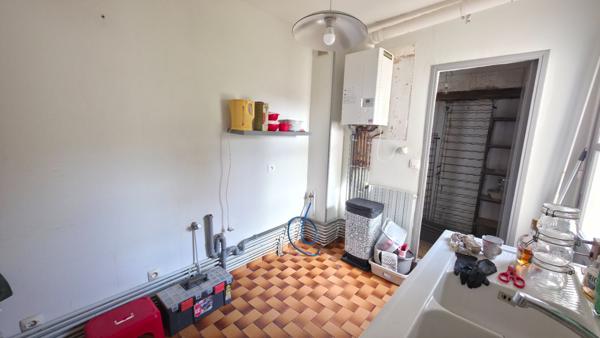 Maison de bourg , 5 pièces, 4 chambres garage et terrain à vendre à DONGES