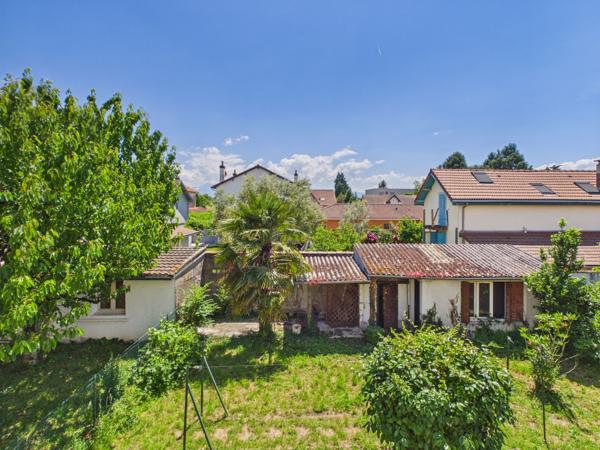 Maison
         9 pièces
        - 168 m² Exclusivité 165 000 € *