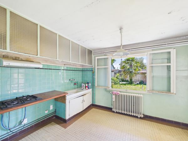 Maison
         9 pièces
        - 168 m² Exclusivité 165 000 € *