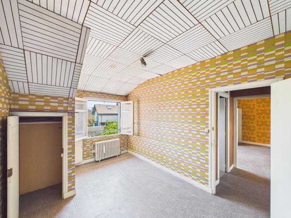 Maison
         9 pièces
        - 168 m² Exclusivité 165 000 € *